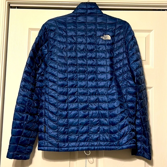 North Face Men’s Puffer Jacket - Picture 2 of 3